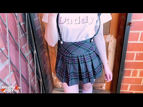 ❤️ Schoolgirl sûget har lul djip en neukt ynstee fan klassen. ❌ Anale porno op fy.sex-porntube.ru ☑