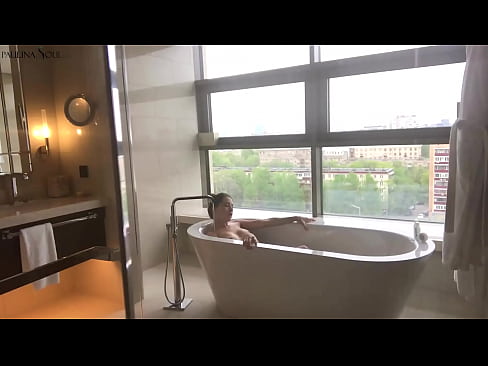 ❤️ Geweldige babe Hertstochtlik rukt har kut yn 'e badkeamer ❌ Anale porno op fy.sex-porntube.ru ☑